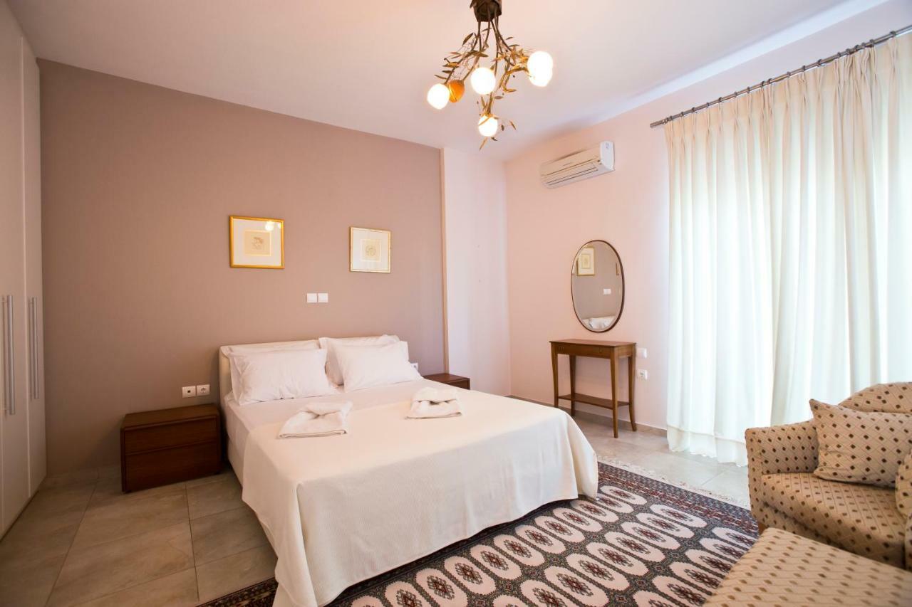 Luxury Villa Loutraki With Private Heated Pool Ngoại thất bức ảnh